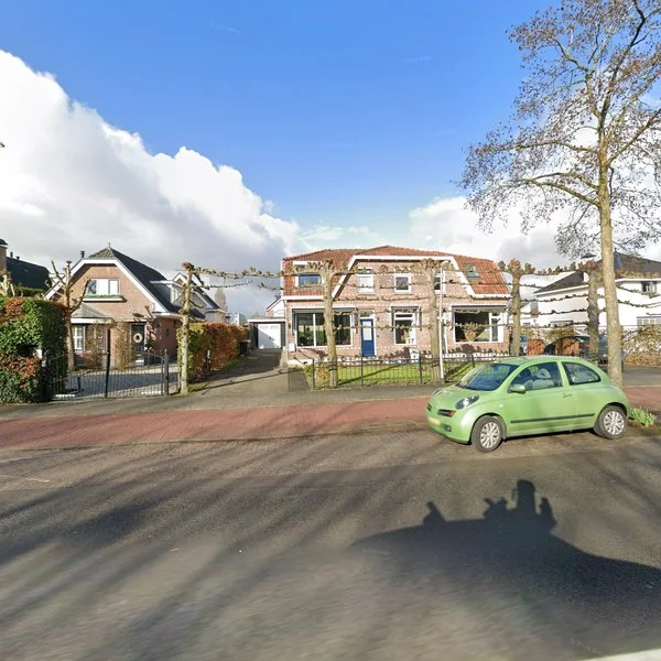Straatbeeld van 1e Barendrechtseweg 124, 2992XC Barendrecht