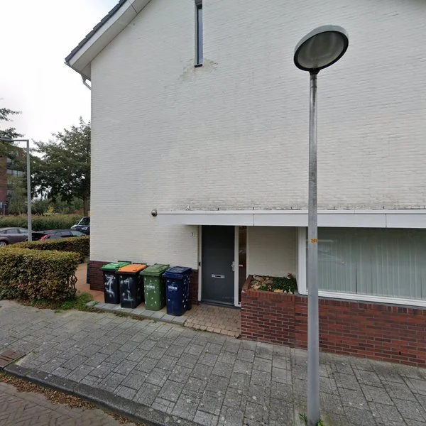 Straatbeeld van Achterlijn 1, 2492WS Den Haag