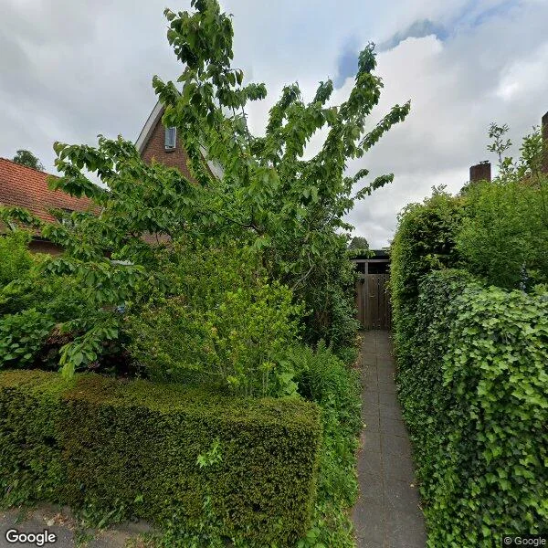 Straatbeeld van Admiraal van Kinsbergenweg 2, 6881GD Velp