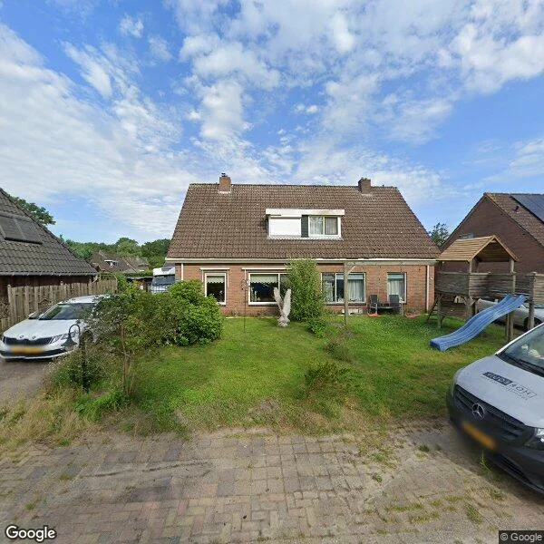 Straatbeeld van Albert Oostingweg 1, 7853TD Wezuperbrug