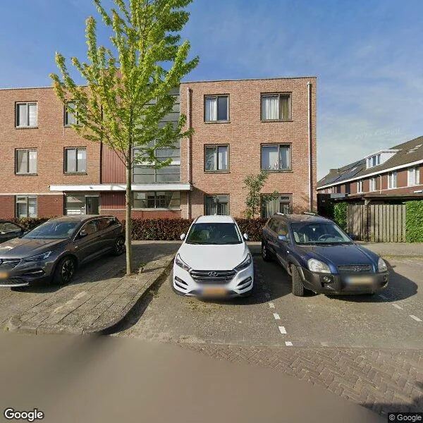 Straatbeeld van Amaliastraat 6, 3295DZ 's-Gravendeel