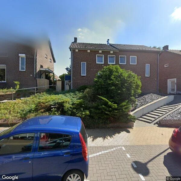 Straatbeeld van Amstenraderweg 74, 6431EM Hoensbroek