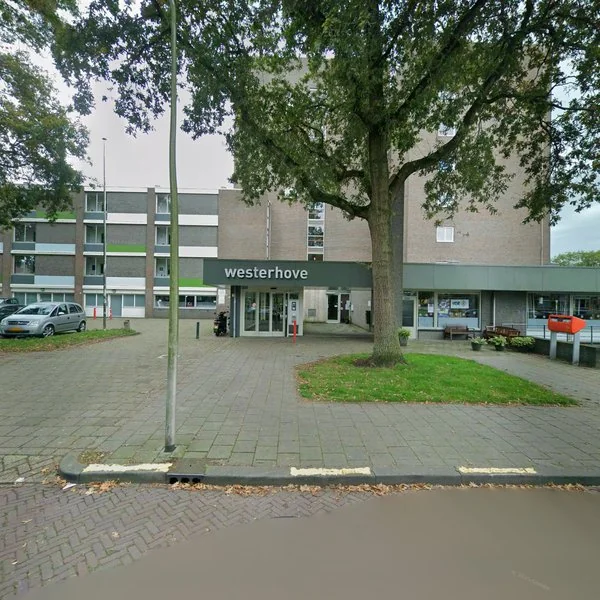 Straatbeeld van Anna van Burenlaan 545, 2404GG Alphen aan den Rijn