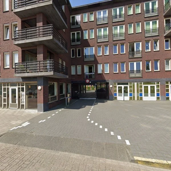 Straatbeeld van Anton de Komplein 64, 1102DR Amsterdam