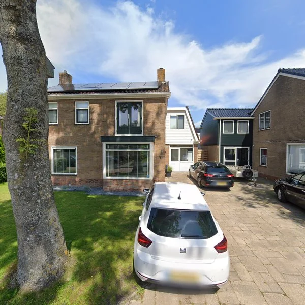 Straatbeeld van Aykema Burchtstraat 9, 9843BE Grijpskerk