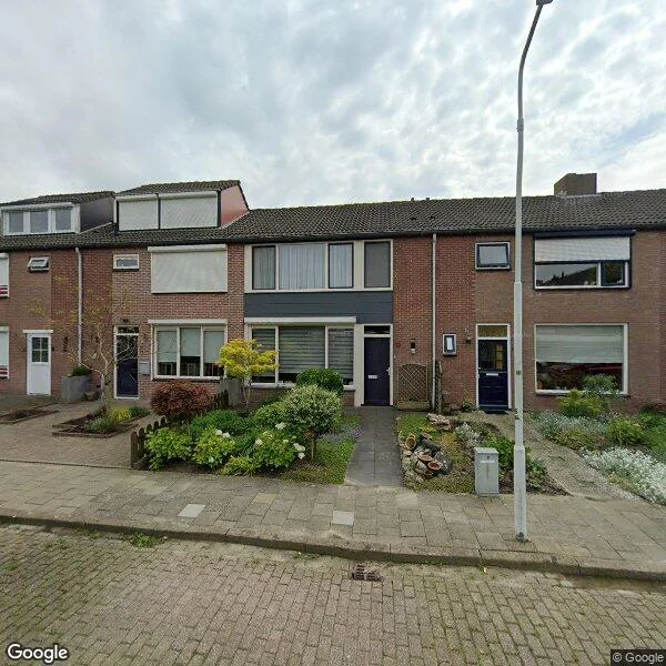 Straatbeeld van Azaleastraat 11, 4542BR Hoek