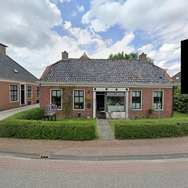 Straatbeeld van Baron van Asbeckweg 27, 9963PA Warfhuizen