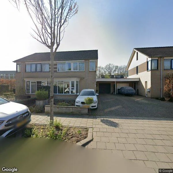 Straatbeeld van Bernhardlaan 95, 5342GG Oss