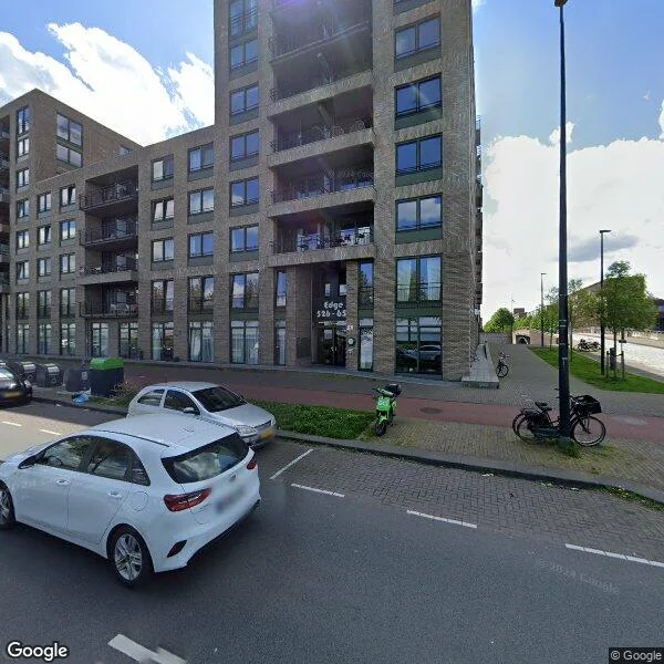 Straatbeeld van Bert Haanstrakade 592, 1087HJ Amsterdam
