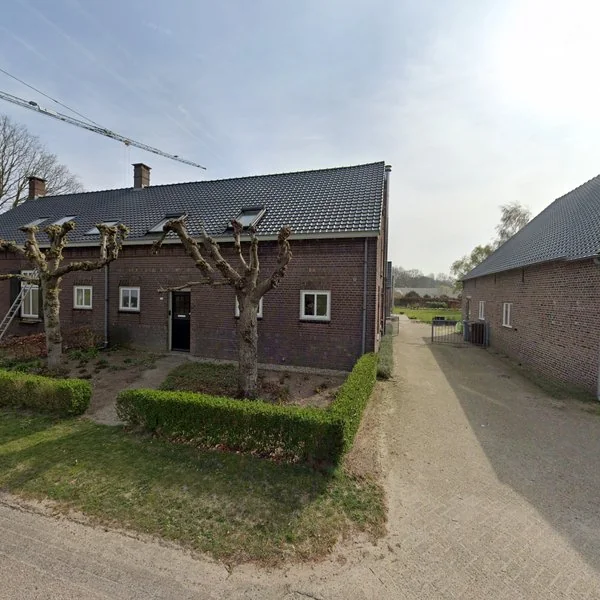 Straatbeeld van Biestsestraat 120, 5084HV Biest-Houtakker