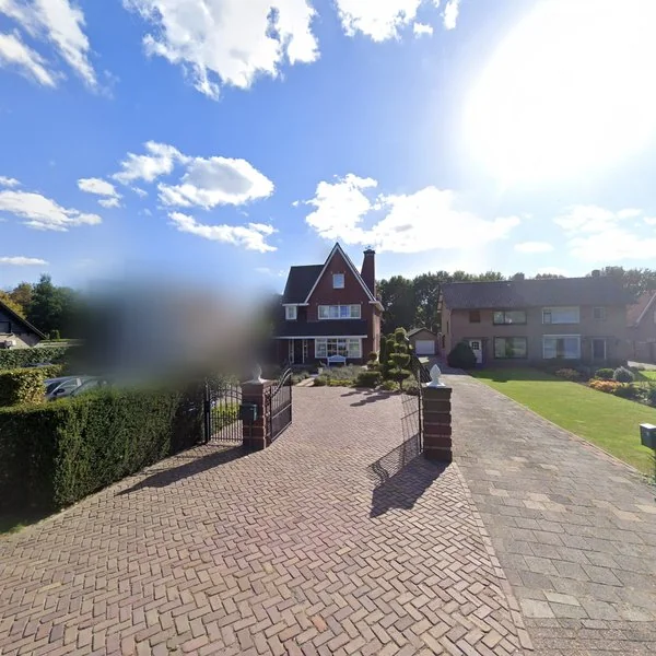 Straatbeeld van Bloemendaalweg 22a, 5143NB Waalwijk
