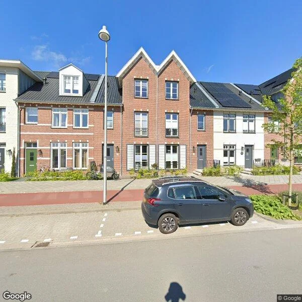 Straatbeeld van Bloemendalerpoldersingel 84, 1384AA Weesp