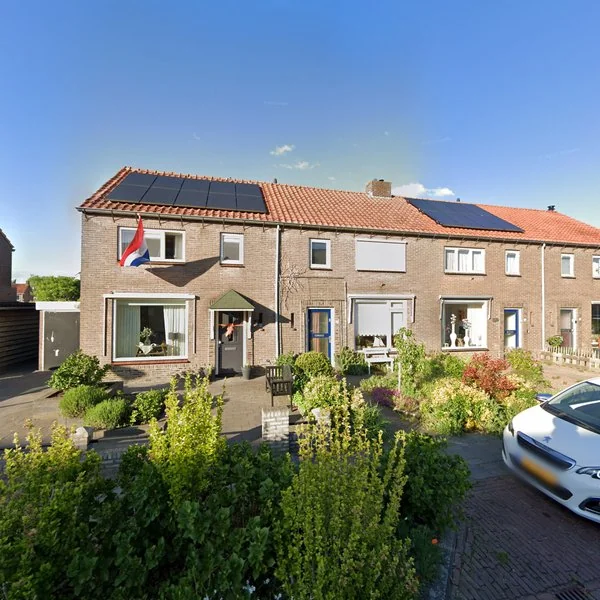 Straatbeeld van Bloemstraat 25, 8271VW IJsselmuiden
