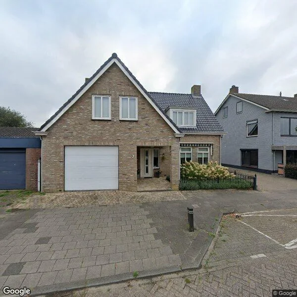 Straatbeeld van Bovenstraat 7, 4741AS Hoeven