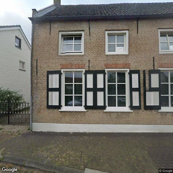 Straatbeeld van Bovenstraat 8, 4741AV Hoeven