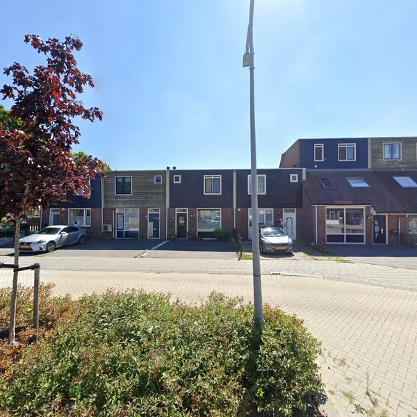 Straatbeeld van Bredaweg 68, 1324XX Almere