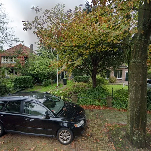Straatbeeld van Brederoodseweg 100, 2082BX Santpoort-Zuid