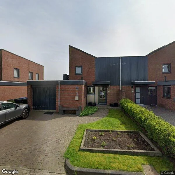 Straatbeeld van Broerstrjitte 37, 8625JA Oppenhuizen