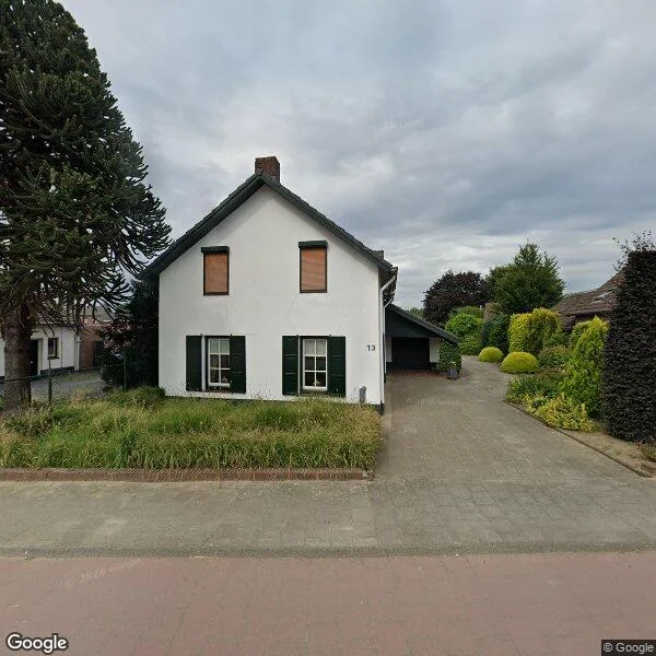 Straatbeeld van Brugweg 13, 6102TE Echt