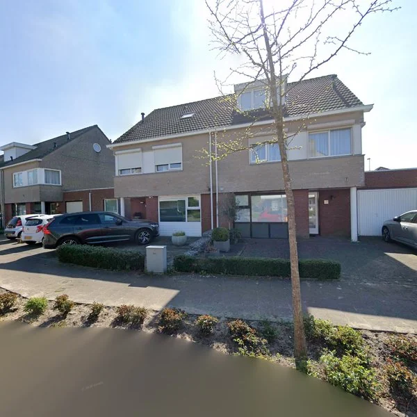 Straatbeeld van Buitenpas 21, 5384RL Heesch