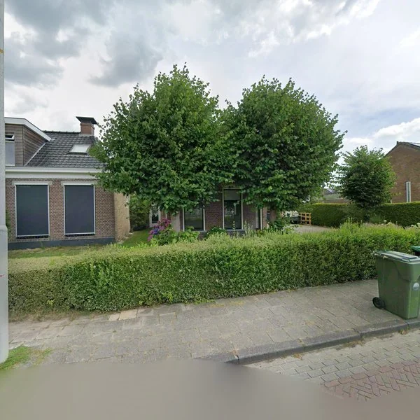 Straatbeeld van Buorsterwyk 11, 8408HZ Lippenhuizen