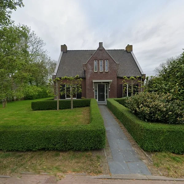 Straatbeeld van Buren 13, 8745NA Longerhouw