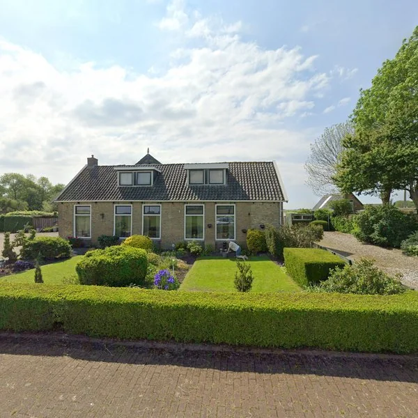 Straatbeeld van Buren 25, 8745NA Longerhouw