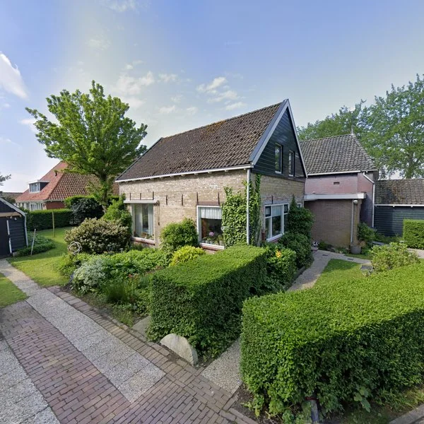 Straatbeeld van Buren 8, 8756JP Piaam
