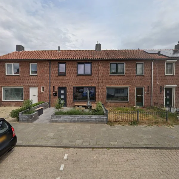 Straatbeeld van Burg Moorsstraat 32, 4631ED Hoogerheide