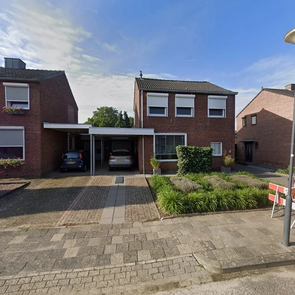 Straatbeeld van Burg. Nelissenstraat 6, 6141AH Limbricht