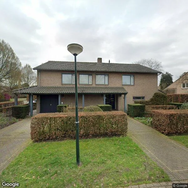 Straatbeeld van Burg. Van Rijswijkstraat 8, 5268EG Helvoirt