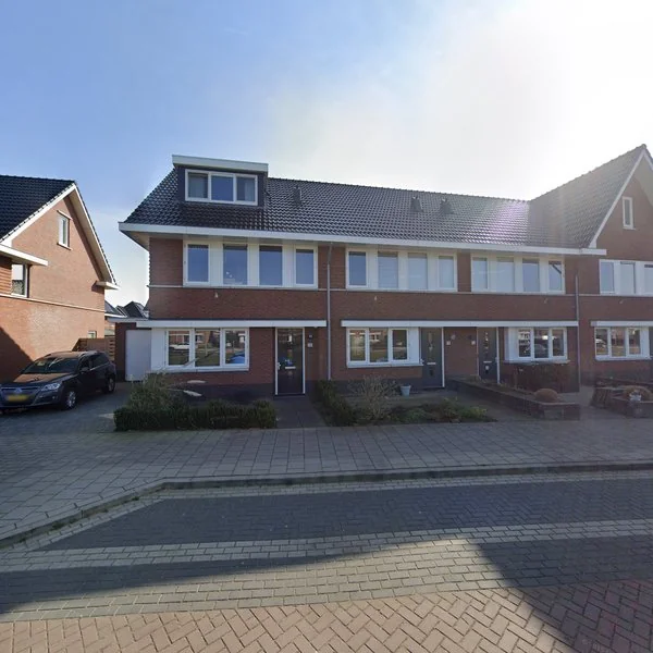 Straatbeeld van Burgemeester Avisstraat 18, 1679HB Midwoud