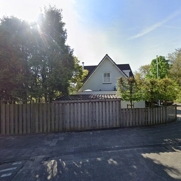 Straatbeeld van Burgemeester de Herderplantsoen 8, 2396WZ Koudekerk aan den Rijn