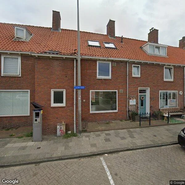 Straatbeeld van Burgemeester Engelbertsstraat 16, 2042KN Zandvoort
