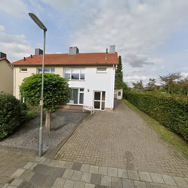 Straatbeeld van Burgemeester Pappersweg 30, 6281BK Mechelen