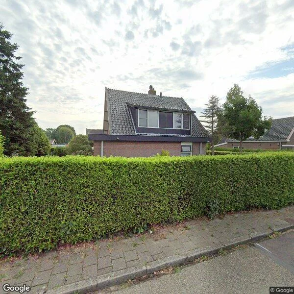 Straatbeeld van Burgemeester Vonklaan 12, 4211BS Spijk