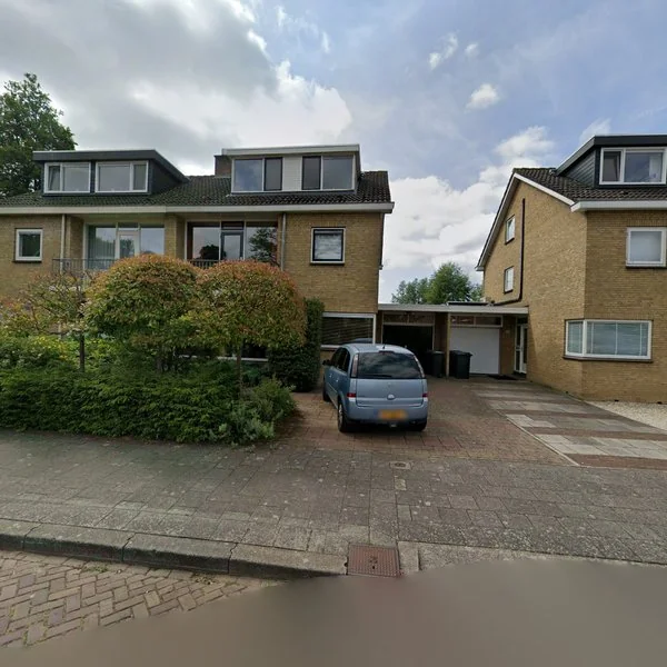 Straatbeeld van Cannenburg 143, 3328AW Dordrecht