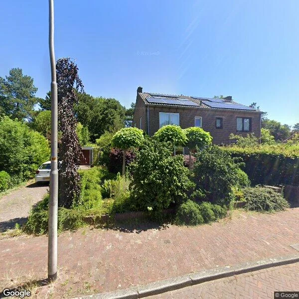 Straatbeeld van Charlotte de Bourbonlaan 17, 2082BH Santpoort-Zuid