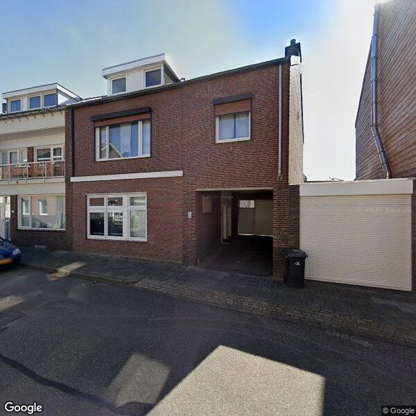Straatbeeld van Chevremontstraat 27A, 6463CH Kerkrade
