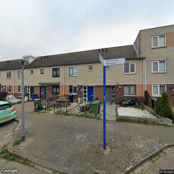 Straatbeeld van Clare Lennartstraat 56, 1321CZ Almere
