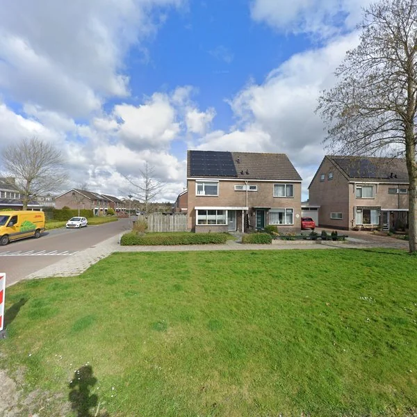 Straatbeeld van Clauslaan 18, 1735HA 't Veld