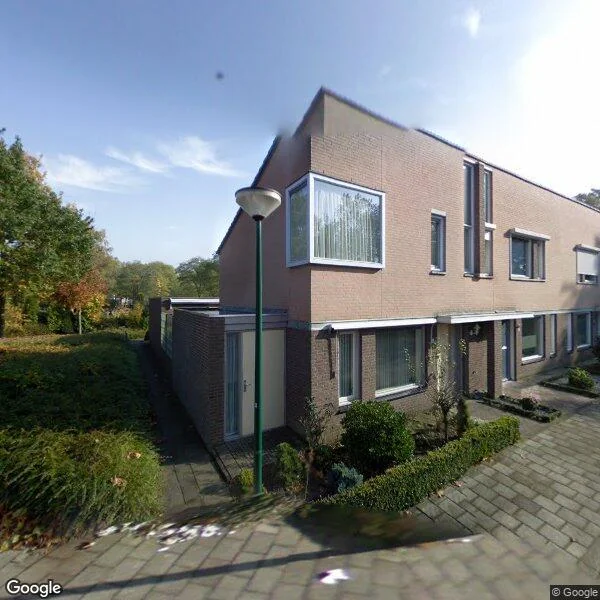Straatbeeld van Clivialaan 44, 5582GA Waalre