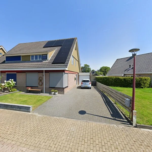 Straatbeeld van De Iest 7, 9151HE Holwert