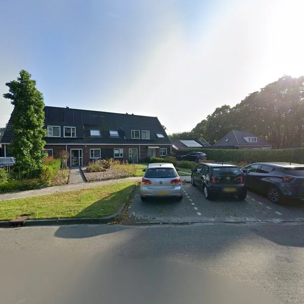 Straatbeeld van De Wielewaal 2A, 9231JL Surhuisterveen