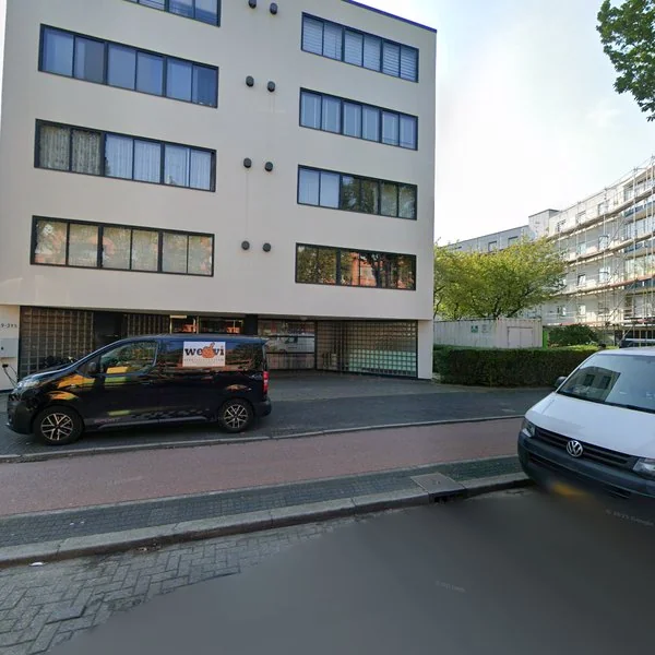 Straatbeeld van Dedemsvaartweg 381, 2545DE Den Haag