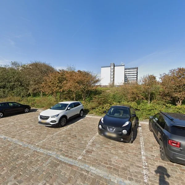 Straatbeeld van Deltaplein 168, 2554GR Den Haag