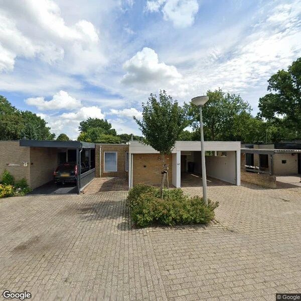 Straatbeeld van Deverbrink 48, 7812LN Emmen