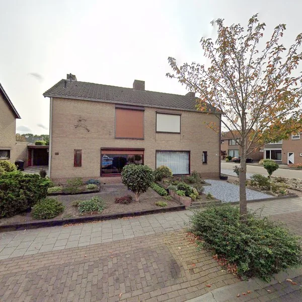 Straatbeeld van Dokter Mostartstraat 12, 6114EX Susteren