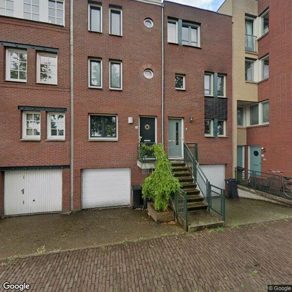 Straatbeeld van Dom H. van der Laanstraat 8, 1064DC Amsterdam