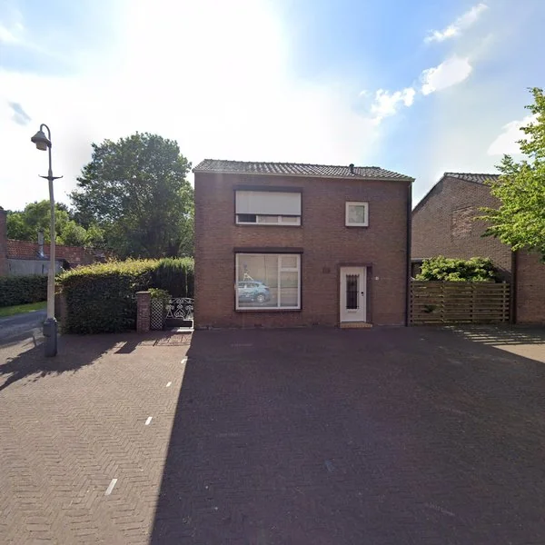Straatbeeld van Dorpsplein 18, 4529GJ Eede